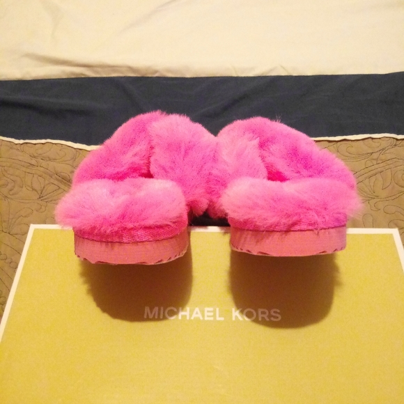Michael Kors Lala Slippers - Picture 9 of 14